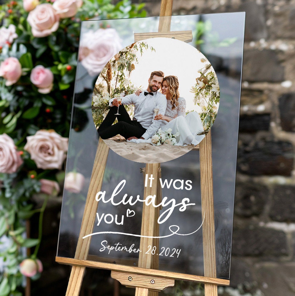 Custom Photo Wedding Welcome Signage with an Easel - Custamazegifts.com 