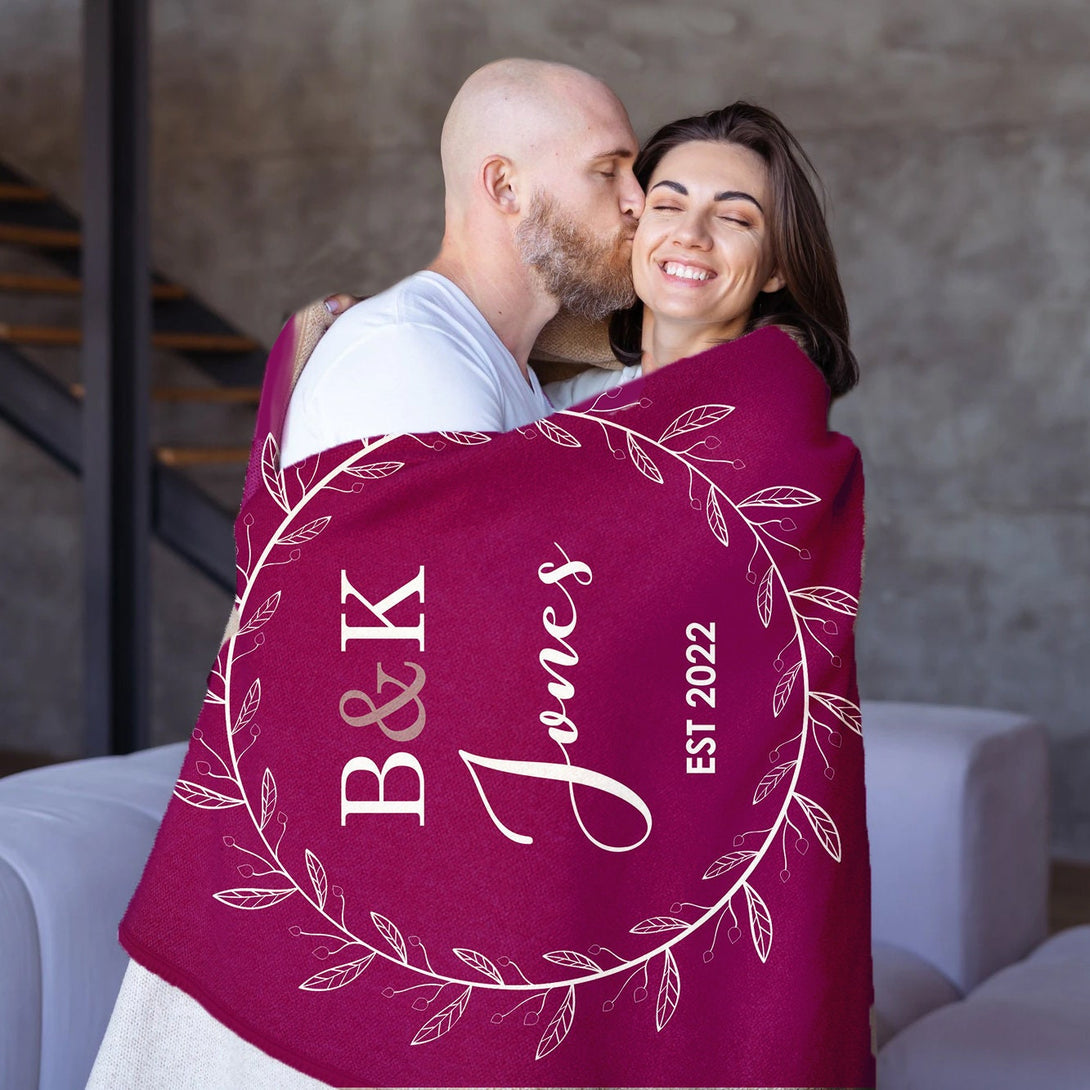 Mr and Mrs Personalized Blanket for Couples, Wedding Gift - Custamazegifts.com 